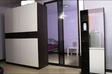پانسیون Room In Bb   Poppular Palace Don Mueang Bangkok