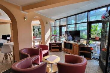 ペンション M7 Villa Bed& Bistro