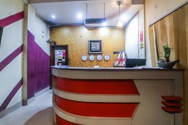 هتل Oyo 27059 Grand City