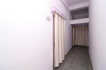 هتل Spot On 45721 Mahabir Guest Inn
