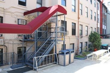 هتل Chelsea International Hostel