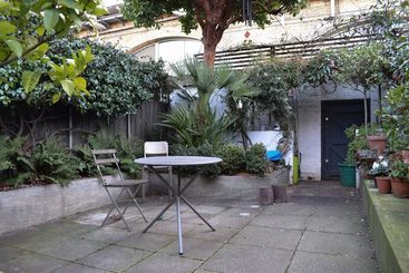 Central 2 Bedroom House In Waterloo