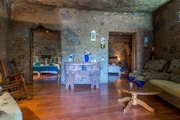 Casa Cueva El Mimo