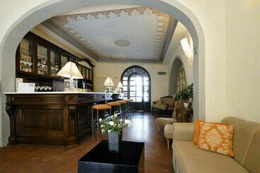 UNAHOTELS Palazzo Mannaioni Toscana