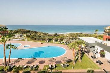 هتل Ilunion Calas De Conil