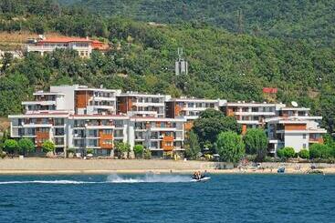 هتل Messambria Beach Apartments