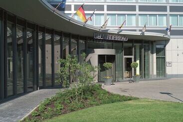 هتل NH Frankfurt Niederrad