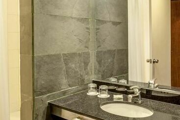 هتل Four Points by Sheraton Montevideo