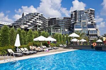 Limak Lara Deluxe Hotel & Resort Antalya