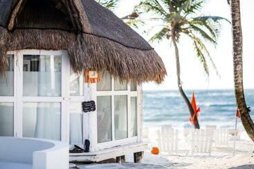 هتل Shambala Petit  Tulum
