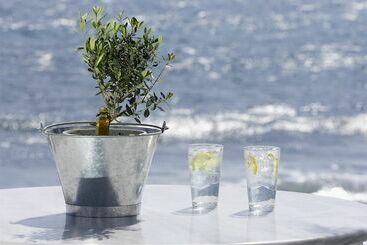 هتل Thalassa Seaside Resort & Suites