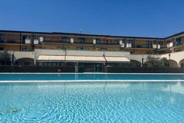 شقة فندقية Le Terrazze Sul Lago Hotel & Residence