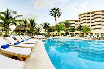 Resort Dreams Aventuras Riviera Maya
