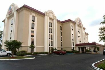 هتل Comfort Suites University