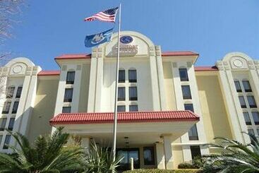 هتل Comfort Suites University