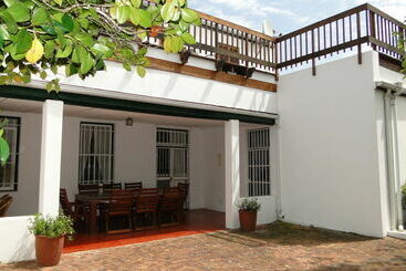 هتل Fynbos Villa Guest House