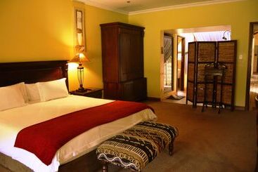 בית מלון כפרי Premier Resort Mpongo Private Game Reserve