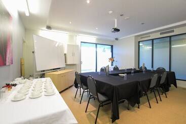 Caloundra Central Apartment Hotel Official