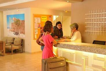 Carina Hotel