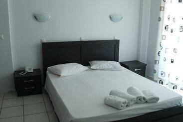 Carina Hotel