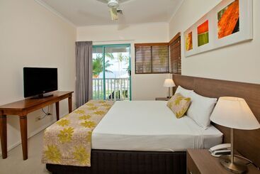 Отель Coral Sands Beachfront Resort