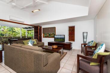 ホテル The Reef Retreat Palm Cove