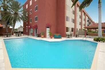 هتل On Vacation Curacao Beach