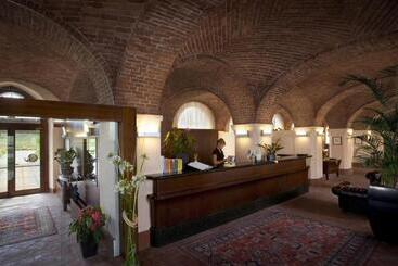 ホテル Albergo Dell Agenzia