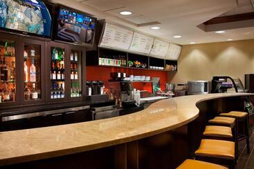 فندق Courtyard By Marriott Toronto Airport