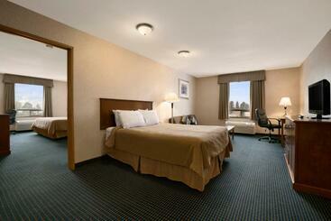 هتل Days Inn By Wyndham Prince Albert