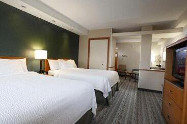 هتل Marriott Fairfield Sudbury