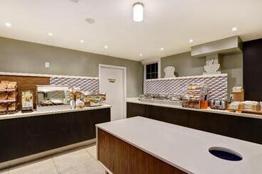 فندق Holiday Inn Express Whitby Oshawa, An Ihg