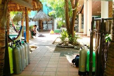 هتل Los Cobanos Village Lodge