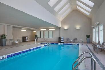 فندق Residence Inn By Marriott Toronto Airport