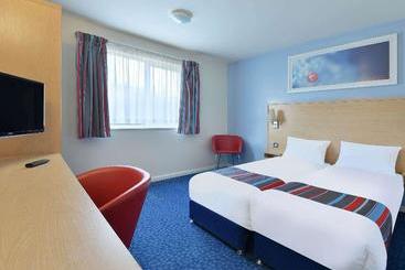 هتل Travelodge Watford Central