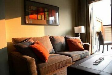 هتل Fire Mountain Lodge