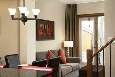 هتل Fire Mountain Lodge