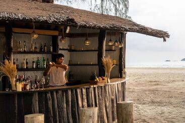 هتل Aana Resort & Spa