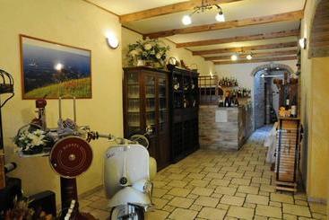 هتل Albergo Degli Amici