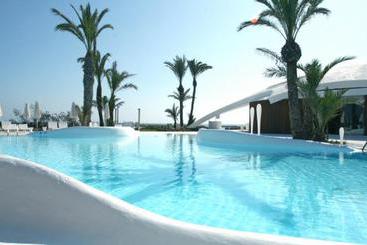 Roda Golf & Beach Resort
