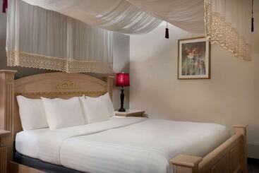 هتل Baymont By Wyndham Des Moines North