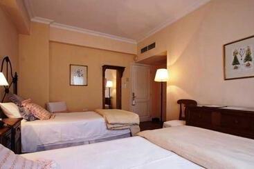 هتل Solar De La Plaza