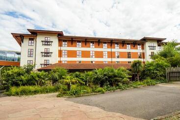 فندق Chessington