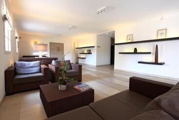 هتل Domaine De Saint Endréol Golf & Spa Resort