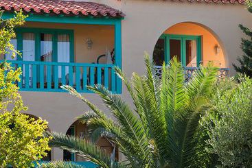 استراحتگاه Malibu Village