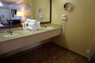 هتل Hollywood Inn Express South