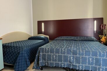 هتل Fellini Rimini