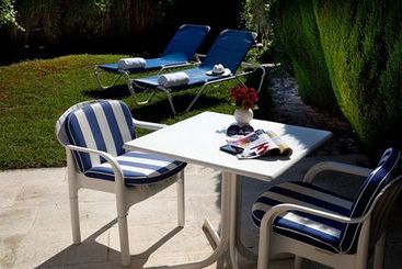 هتل Le Mas D'Artigny & Spa