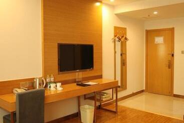 فندق Greentree Inn Dezhou Qingyun Government Express