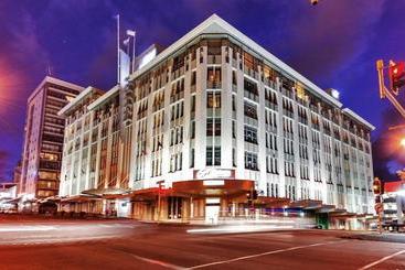 Heritage Apartments   Auckland Cbd   Rooftop Pool, Spas, Gyms & Saunas